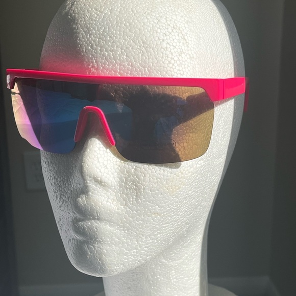 NWOT-Women’s Racer Crystal Shield Sunglasses. Size:OS. Color: Hot Pink. - Picture 1 of 4